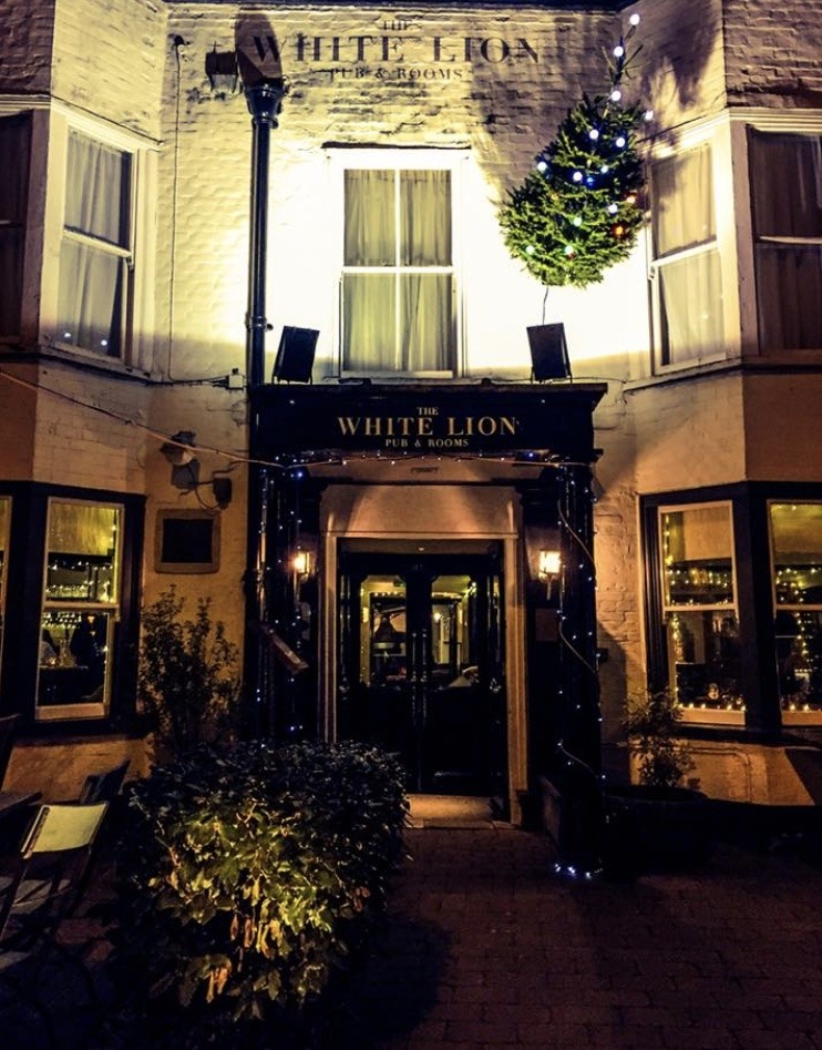 White Lion Tenterden exterior (c).jpg