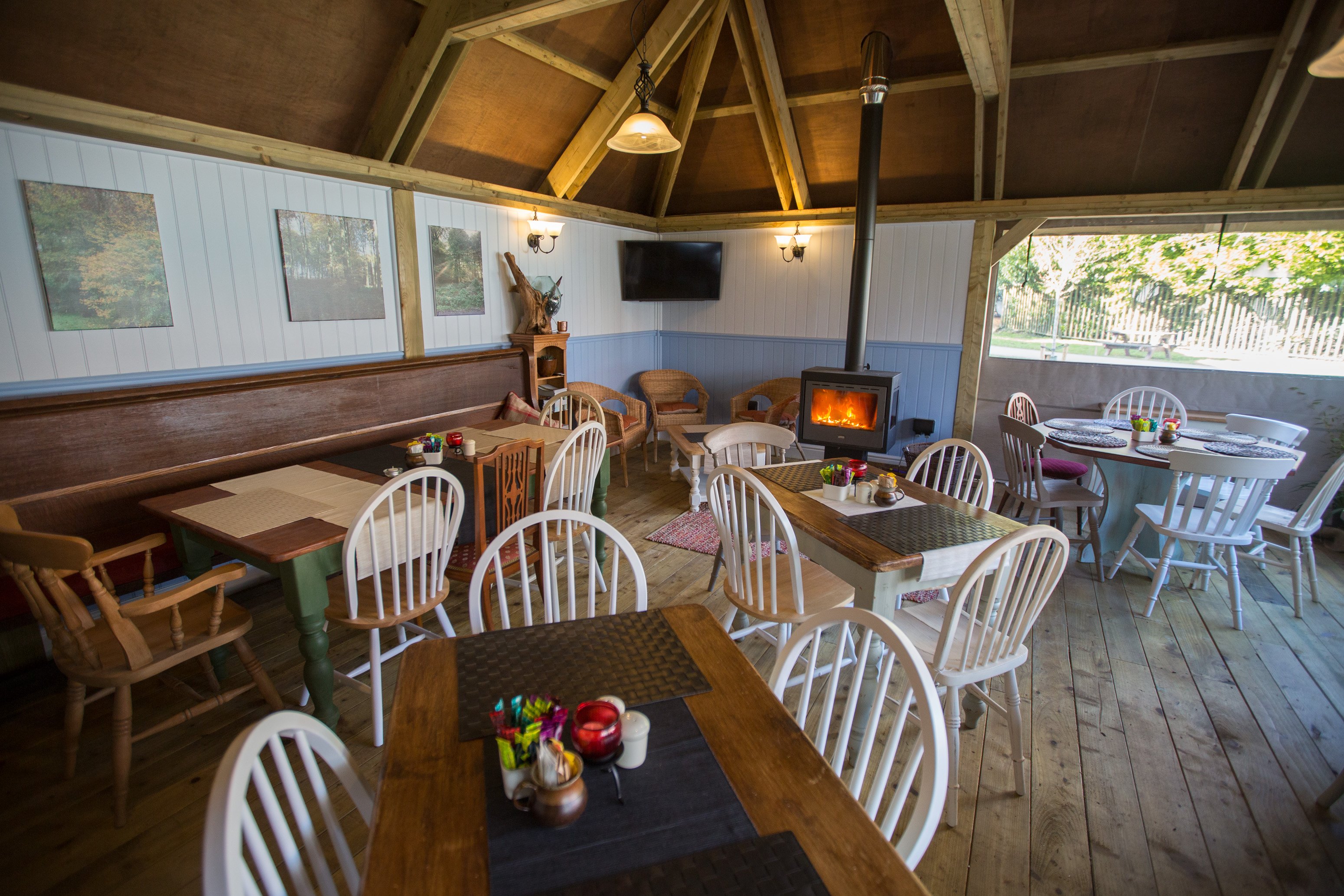 pinewood-cafe-at-port-lympne-reserve.jpg