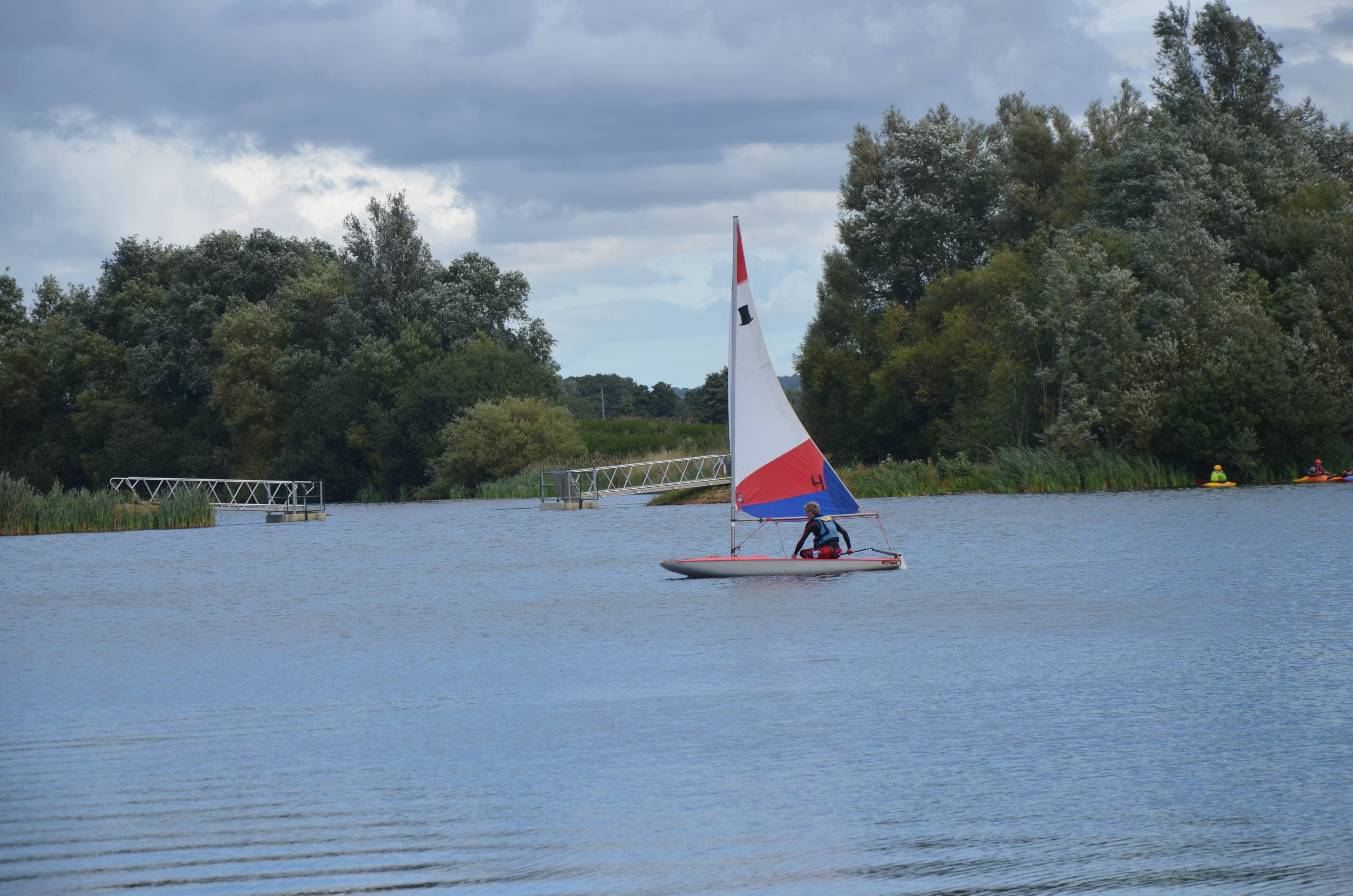 conningbrook-lake-man-in-sail-boat.jpg